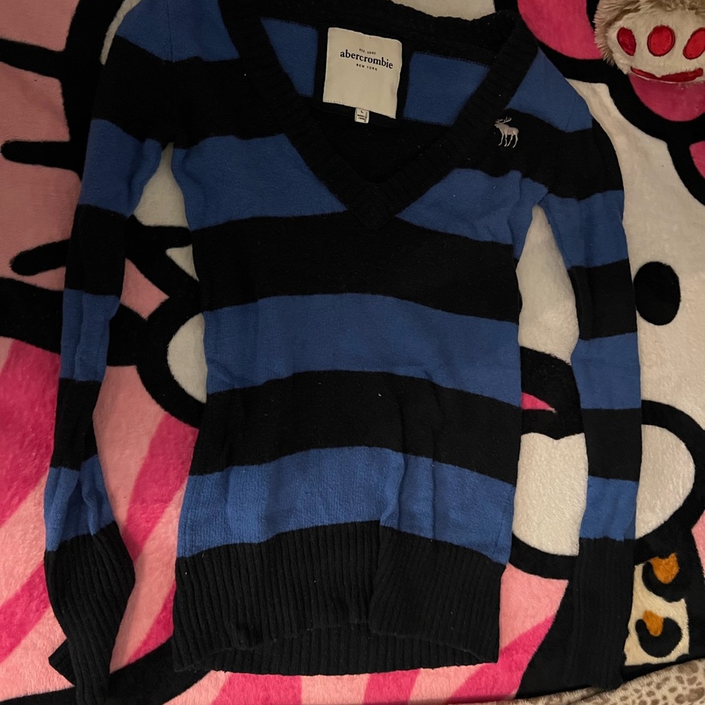 Abercrombie & Fitch V-Neck Blue and Black Striped Sweater